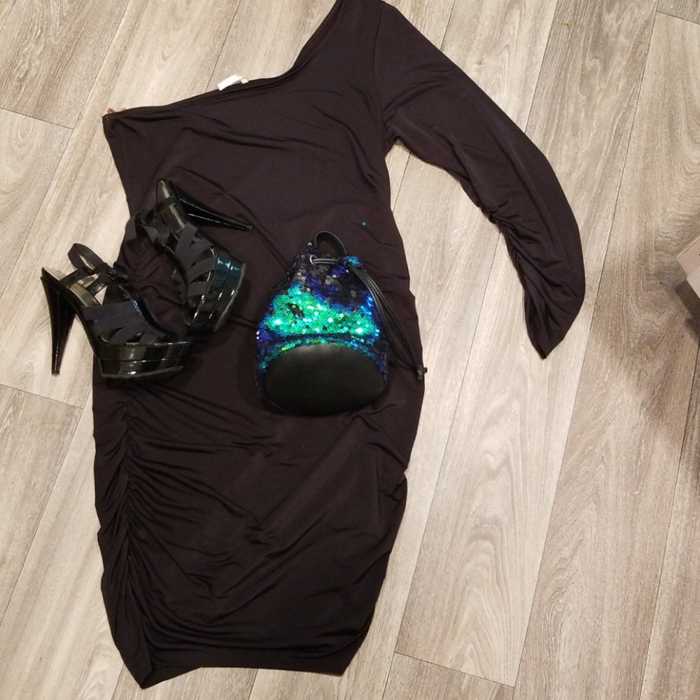 TRAC ONE SHOULDER BLACK DRESS